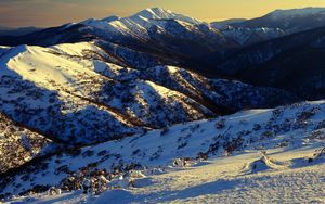 Preview wallpaper mountains, snow, vegetation, slopes, australia