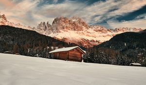 Preview wallpaper mountains, snow, winter, top, structure