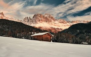 Preview wallpaper mountains, snow, winter, top, structure