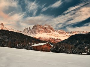 Preview wallpaper mountains, snow, winter, top, structure