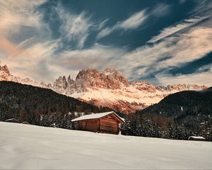 Preview wallpaper mountains, snow, winter, top, structure