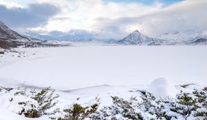 Preview wallpaper mountains, snow, winter, valley, landscape