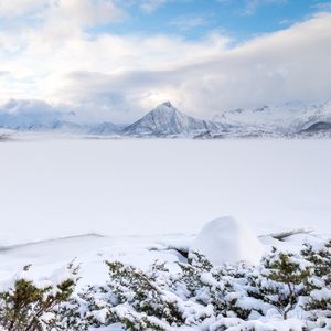 Preview wallpaper mountains, snow, winter, valley, landscape