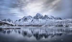 Preview wallpaper mountains, snow, winter, lake, reflection