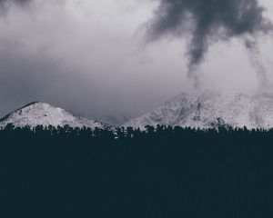 Preview wallpaper mountains, snowy, clouds, overcast, snow, winter