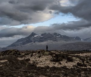 Preview wallpaper mountains, solitude, alone, distance, island, isle of skye, united kingdom