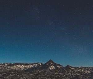 Preview wallpaper mountains, starry sky, night, stars, peak, snowy