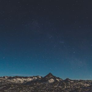 Preview wallpaper mountains, starry sky, night, stars, peak, snowy