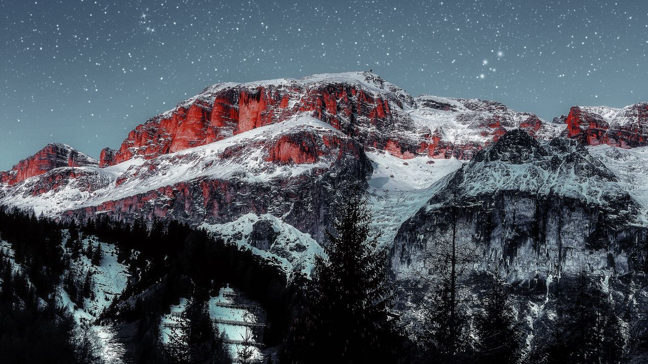 Download Wallpaper 1280x720 Mountains Starry Sky Peaks Snow Grass