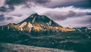 Preview wallpaper mountains, summit, clouds