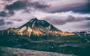 Preview wallpaper mountains, summit, clouds