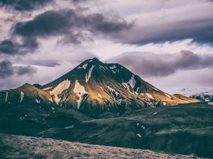 Preview wallpaper mountains, summit, clouds