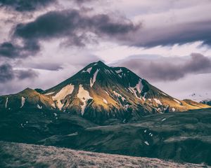 Preview wallpaper mountains, summit, clouds