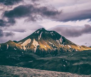 Preview wallpaper mountains, summit, clouds