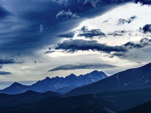 Preview wallpaper mountains, summit, clouds