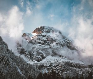 Preview wallpaper mountains, summit, fog, clouds