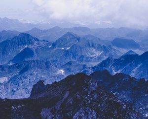 Preview wallpaper mountains, summit, rocks, fog, clouds