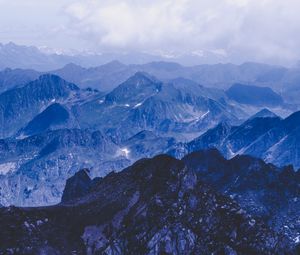 Preview wallpaper mountains, summit, rocks, fog, clouds