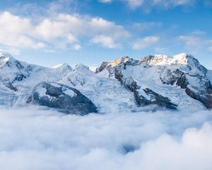 Preview wallpaper mountains, summit, snow, clouds