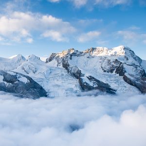 Preview wallpaper mountains, summit, snow, clouds