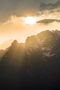 Preview wallpaper mountains, sun, rays, clouds, landscape