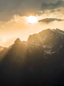 Preview wallpaper mountains, sun, rays, clouds, landscape