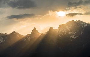 Preview wallpaper mountains, sun, rays, clouds, landscape