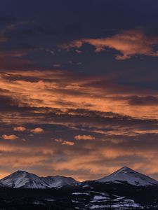 Preview wallpaper mountains, sunset, clouds, peaks