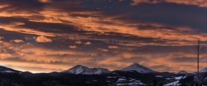 Preview wallpaper mountains, sunset, clouds, peaks