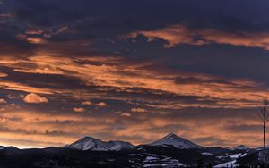 Preview wallpaper mountains, sunset, clouds, peaks