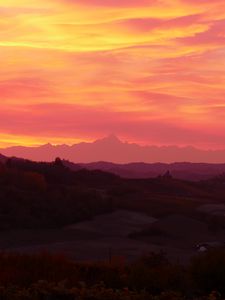 Preview wallpaper mountains, sunset, distance, sky