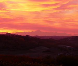 Preview wallpaper mountains, sunset, distance, sky