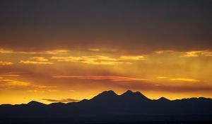 Preview wallpaper mountains, sunset, dusk, outlines, landscape
