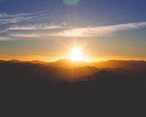 Preview wallpaper mountains, sunset, glare, light, bokeh, kambah, australia