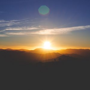 Preview wallpaper mountains, sunset, glare, light, bokeh, kambah, australia