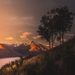 Preview wallpaper mountains, sunset, lake, grass, new zealand