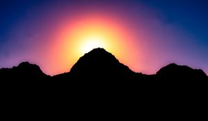 Preview wallpaper mountains, sunset, light, sky