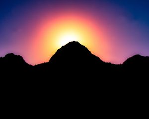 Preview wallpaper mountains, sunset, light, sky