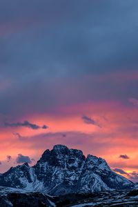 Preview wallpaper mountains, sunset, peaks, snowy, sky, clouds, italy