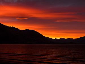 Preview wallpaper mountains, sunset, skyline, sky