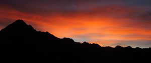 Preview wallpaper mountains, sunset, skyline, sky
