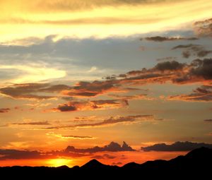 Preview wallpaper mountains, sunset, skyline, clouds, sky