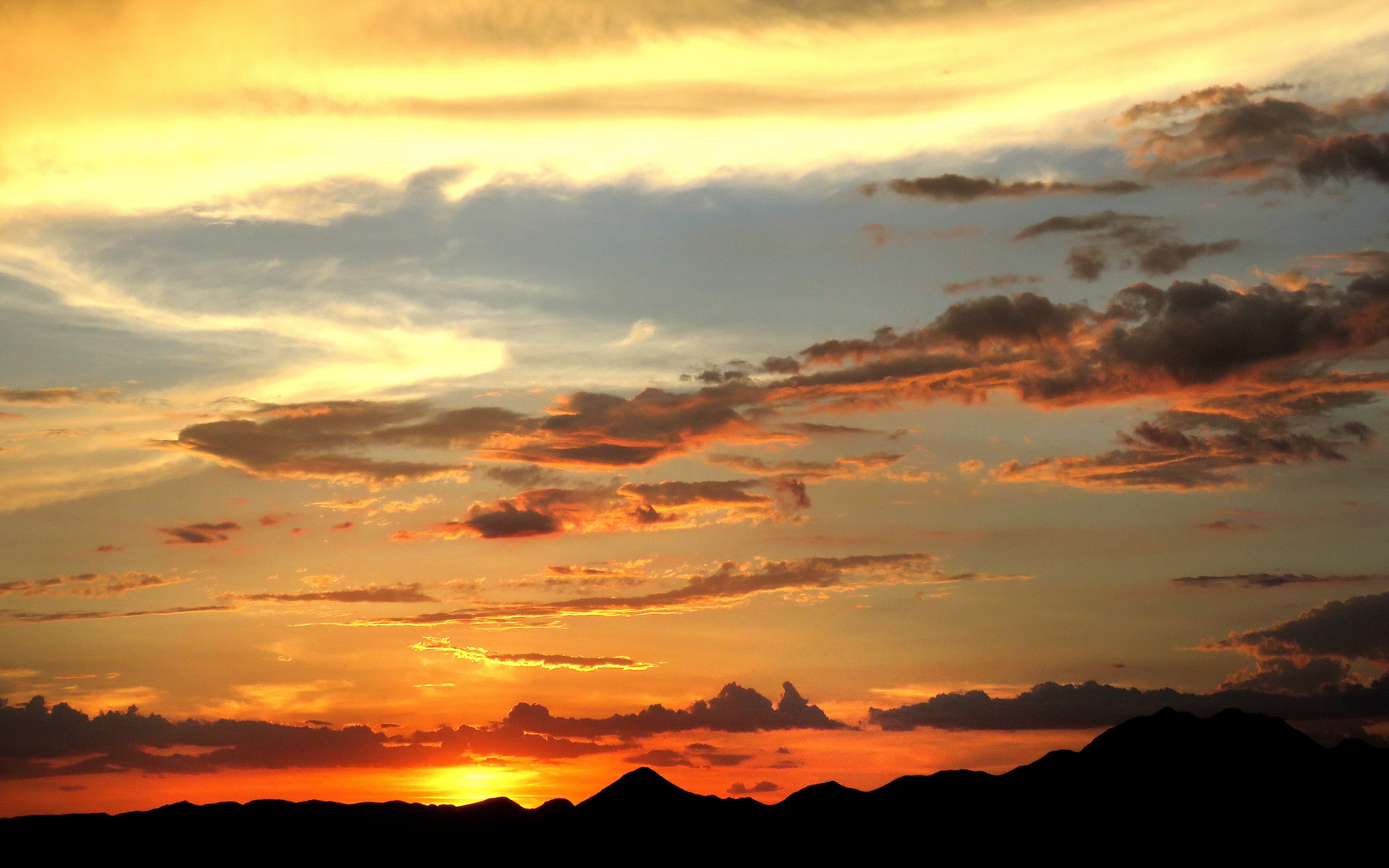 Download Wallpaper 3840x2400 Mountains Sunset Skyline Clouds Sky 4k