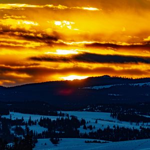 Preview wallpaper mountains, sunset, snow, winter, dusk, landscape