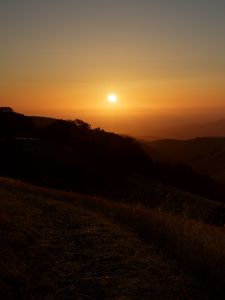 Preview wallpaper mountains, sunset, sun, dusk, evening, dark