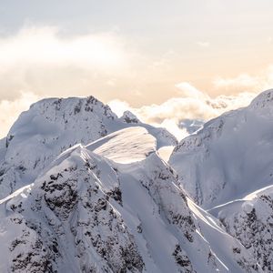 Preview wallpaper mountains, top, snowy, slopes, mountain range
