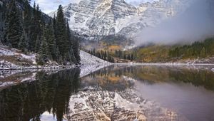 Preview wallpaper mountains, top, trees, fog, lake, greatness