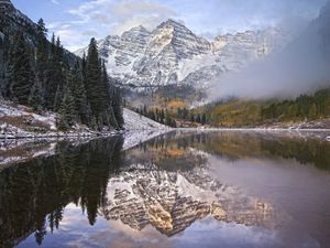 Preview wallpaper mountains, top, trees, fog, lake, greatness