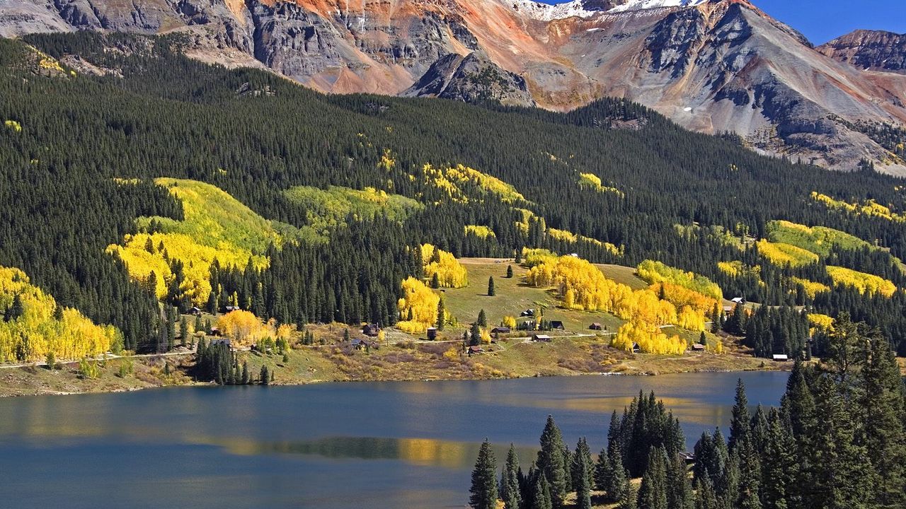 Wallpaper mountains, trees, fur-trees, autumn, colors, green, yellow, water