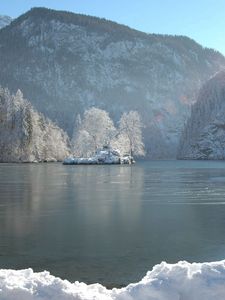 Preview wallpaper mountains, trees, hoarfrost, lake, day, winter